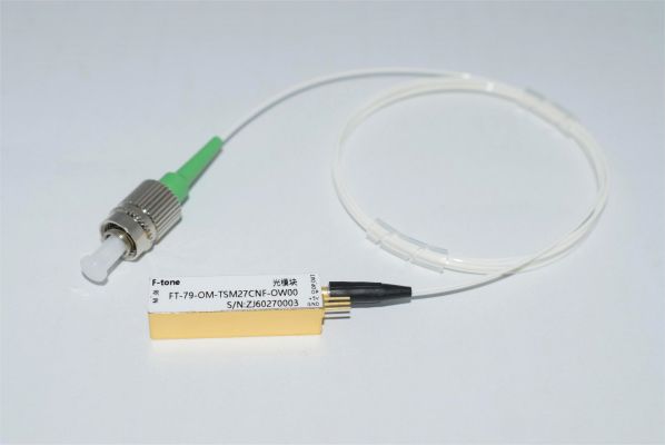 3GHz DWDM集成模拟光发？？？？